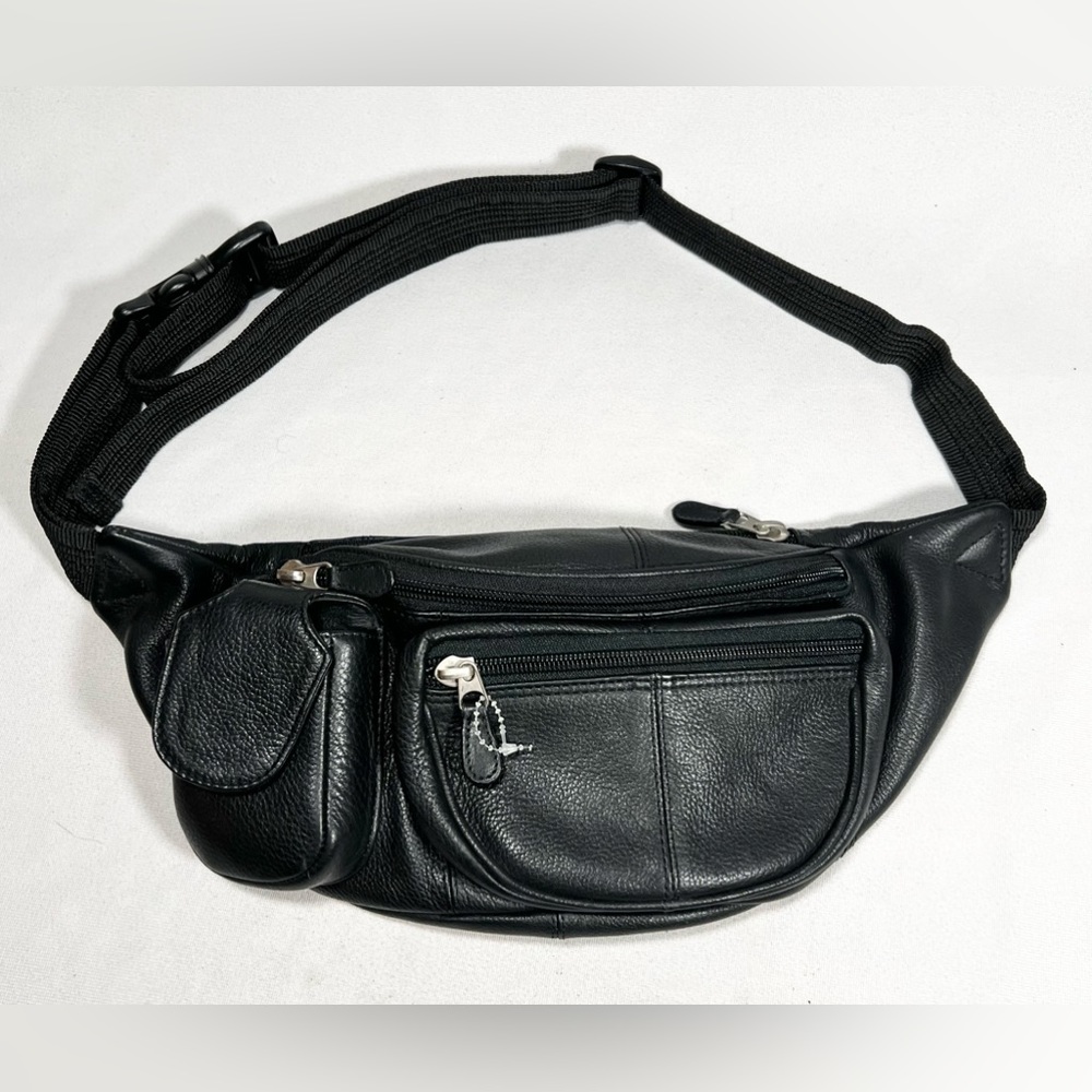 ILIA Black Leather Waist Messenger Bag